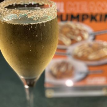 Metro Diner - Apple pie mimosa - American Near Me - Matthews, North Carolina