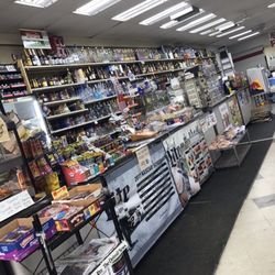 Kenny’s Mini Market