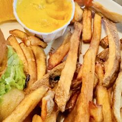 Chez victor - 9/26 fries & curry sauce - great sauce & sad fries
