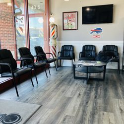 Sorrentinos Barber Shop - Seating