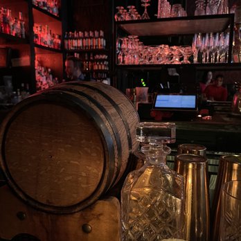 Parliament - Inside - Cocktail Bars Near Me - Dallas, Texas