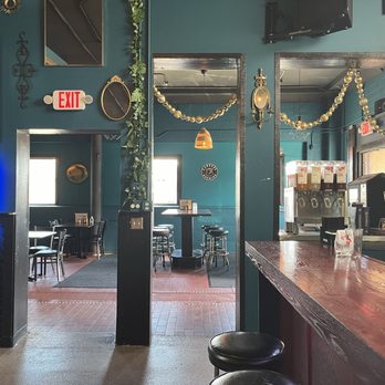 Havana’s - Bar area - Cocktail Bars Near Me - Superior, Wisconsin