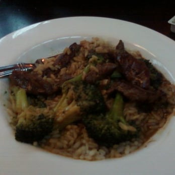 Owen and Ollie's - reduced portion of beef and broccoli - Irish Near Me - Dracut, Massachusetts Owen and Ollie's - reduced portion of beef and broccoli - Irish Near Me - Dracut, Massachusetts