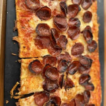 Finney's Crafthouse - Burbank - Gary's Pepperoni Pizza - New American Near Me - Burbank, California Finney's Crafthouse - Burbank - Gary's Pepperoni Pizza - New American Near Me - Burbank, California