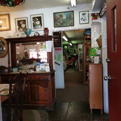 Market Street Antiques - Entrance to the store