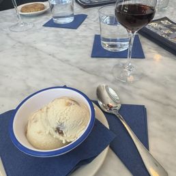 Lavender ice cream with Pinot noir Lavender ice cream with Pinot noir