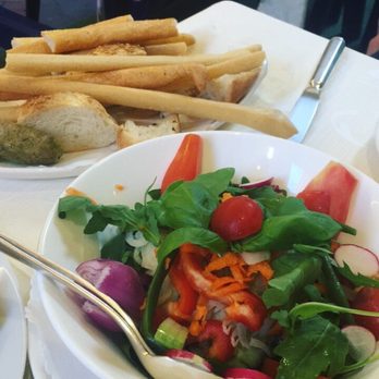 Ristorante Vela D'oro - Salad and fresh bread - Italian Near Me - Sanremo, IM
