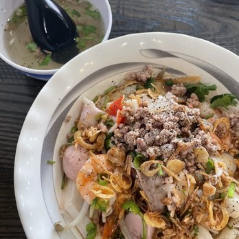 Dalat Restaurant - Mi Kho (w/ complimentary broth on the side) - Vietnamese Near Me - Worcester, Massachusetts