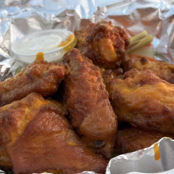 Chauncey's Pizza & Bar - Wings outrageously good! - Pizza Near Me - Solana Beach, California Chauncey's Pizza & Bar - Wings outrageously good! - Pizza Near Me - Solana Beach, California