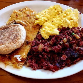 Boulevard Cafe - Corned Beef hash seasoned with thyme, hash browns, scrambled eggs and buttered English muffin - New American Near Me - Daly City, California