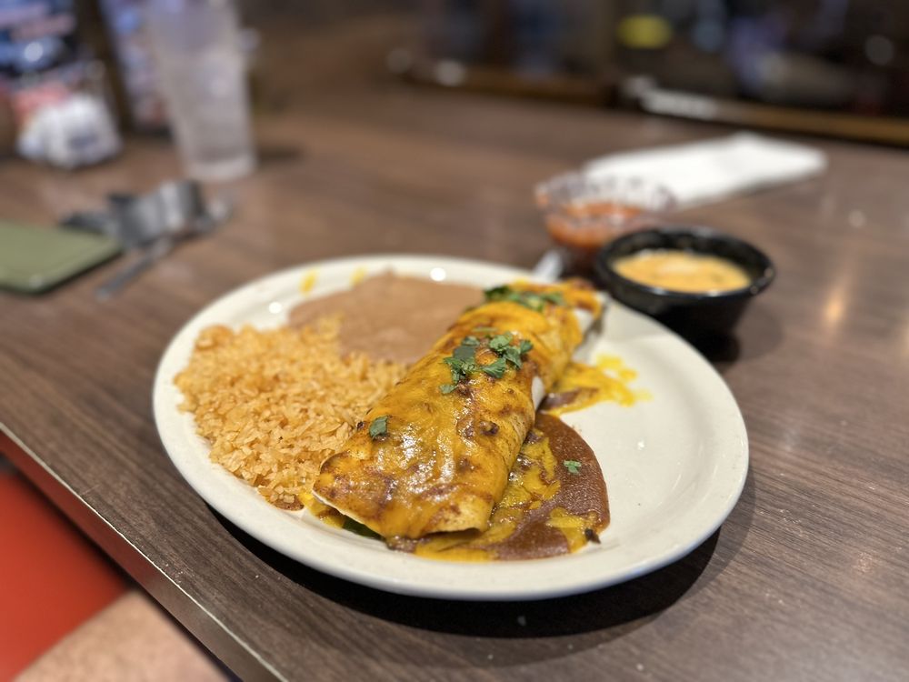SALAS URBAN CANTINA Updated November 2024 85 Photos & 133 Reviews