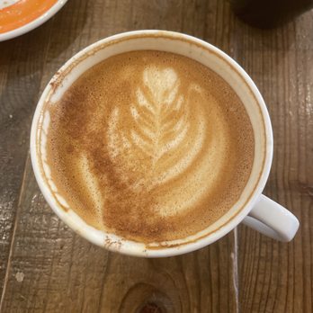 Lawlss Coffee - Maple cardamom latte with oatmilk - Coffee & Tea Near Me - Neenah, Wisconsin
