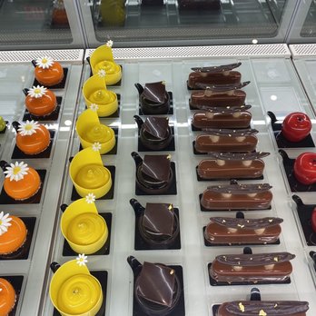 Bachour - Work of art - Bakeries Near Me - Coral Gables, Florida