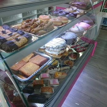 El Capricho - Mostrador de los dulces - Desserts Near Me - Seville, SE El Capricho - Mostrador de los dulces - Desserts Near Me - Seville, SE