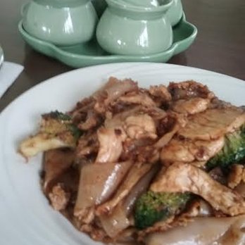 Eathai - Pad See Eww Chicken - Thai Near Me - Rockville, Maryland Eathai - Pad See Eww Chicken - Thai Near Me - Rockville, Maryland