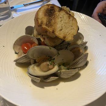 88 Charles Street Restaurant - Clams - Italian Near Me - Montgomery, New York