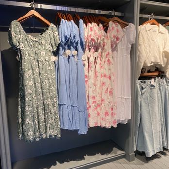 Olympia Einkaufszentrum - Kleider - Shopping Centers Near Me - Munich, BY Olympia Einkaufszentrum - Kleider - Shopping Centers Near Me - Munich, BY