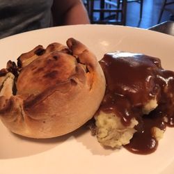 Fionn MacCool's - Guinness Steak & Mushroom Pie