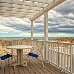 Inn On The Beach - Beach House deck
