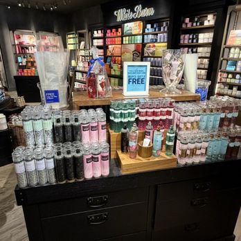 Bath & Body Works - It's a fun place to photograph here. Not hard to get good photos! - Cosmetics & Beauty Supply Near Me - Jacksonville, Florida