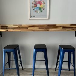 Clove and Cedar Coffeebar - Bar seating while you wait for your order