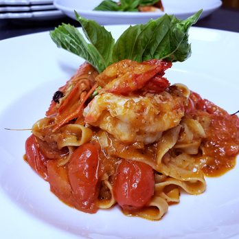 Le Sorelle Restaurants - King Prawn Fettuccine - Pizza Near Me - Boca Raton, Florida Le Sorelle Restaurants - King Prawn Fettuccine - Pizza Near Me - Boca Raton, Florida
