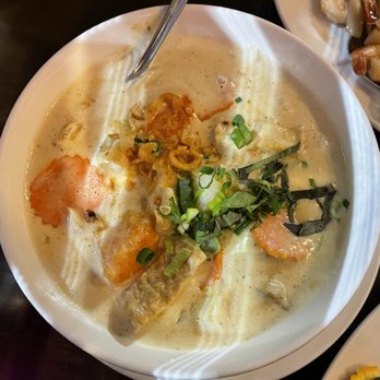 Thai Garden Restaurant & Lounge - Yellow Curry with Fried Tofu - Thai Near Me - Olympia, Washington
