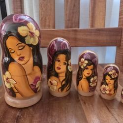Hawaiian nesting dolls, made in Russia!