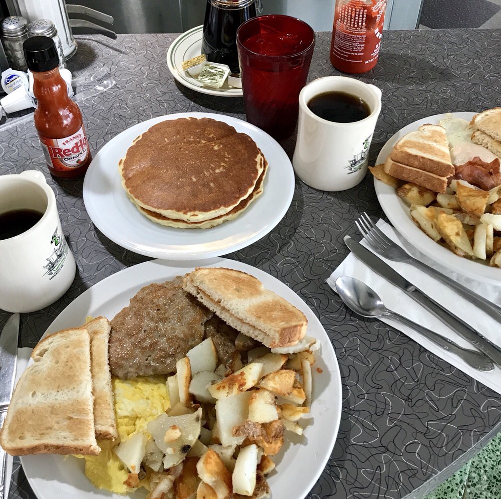 SUMMIT DINER 165 Photos & 214 Reviews Diners 791 N Center Ave