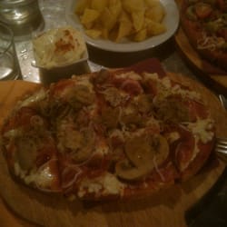 Caminito - Mmmm Bruschetta de Serrano mozzarela cebolla y champis