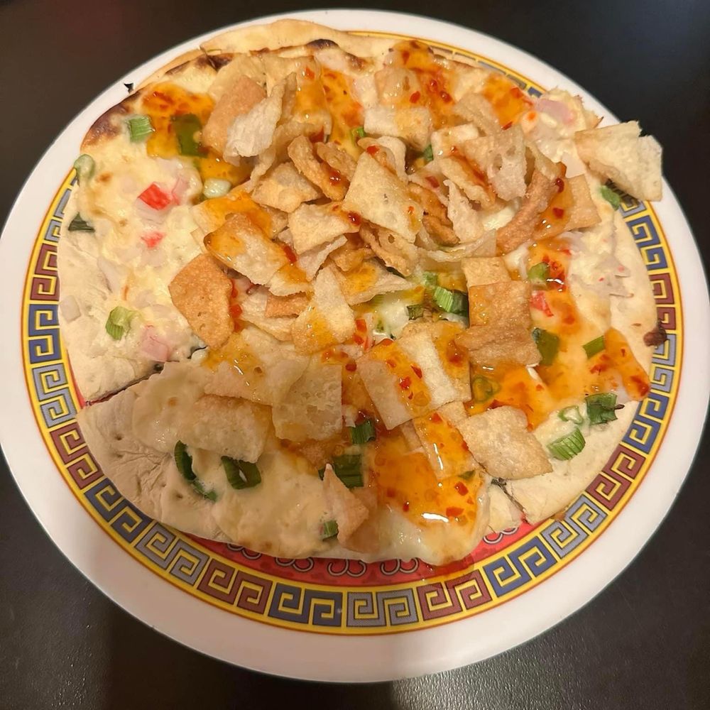 Fong's Pizza - Pizza Near Me - Des Moines, Iowa