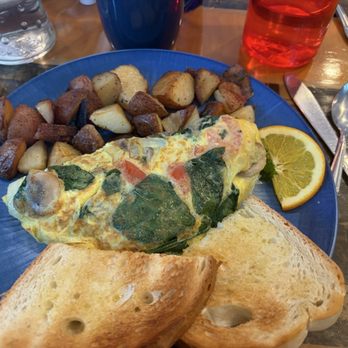 Cove Cafe - Vegetable omelette - American Near Me - Ogunquit, Maine