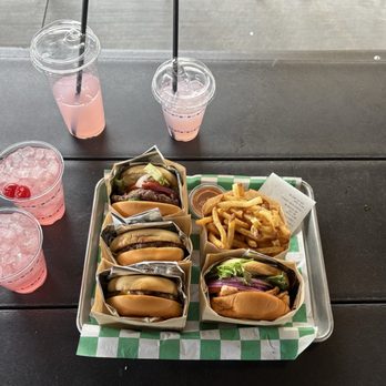 WELLS Roadside - Salmon Burger, Cheese Burger, Cherry Lemonade, Pink Lemonade - Salad Near Me - St. Louis Park, Minnesota WELLS Roadside - Salmon Burger, Cheese Burger, Cherry Lemonade, Pink Lemonade - Salad Near Me - St. Louis Park, Minnesota