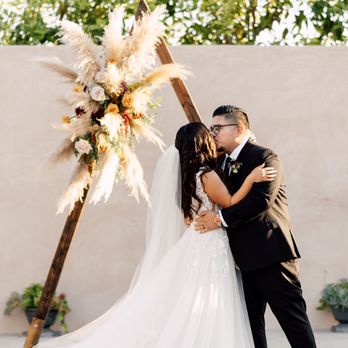 Gabriela Pilar Events - The arch!!!!! Thank you Gabi!! - Wedding Planning Near Me