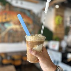 Ice & Cream Creamery - Root beer float