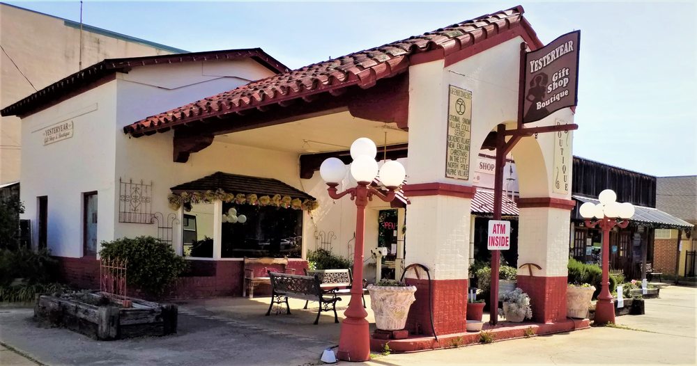 YESTERYEAR GIFT SHOP & CLASSY GLITZ BOUTIQUE Updated October 2024