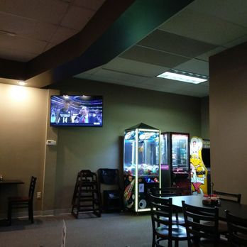 Stef's Pizza - Zumbehl Rd - Dining area - Pizza Near Me - Saint Charles, Missouri Stef's Pizza - Zumbehl Rd - Dining area - Pizza Near Me - Saint Charles, Missouri