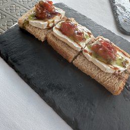 Bread, goat cheese, sauces Bread, goat cheese, sauces