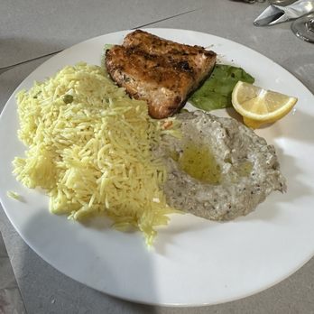 LE Chef Mediterranean - Salmón - Mediterranean Near Me - Upland, California LE Chef Mediterranean - Salmón - Mediterranean Near Me - Upland, California