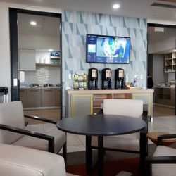 Hyatt House Carlsbad - Bagels, toast, spreads, coffee, tea. Hot water.