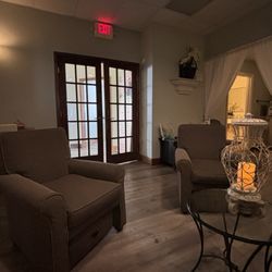Personal Reflection Day Spa - Waiting room