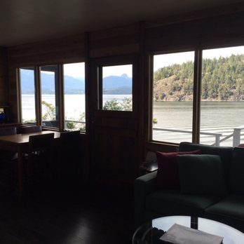 Eastman Waterfront Cottage - The views! - Vacation Rentals Near Me - Bowen Island, British Columbia Eastman Waterfront Cottage - The views! - Vacation Rentals Near Me - Bowen Island, British Columbia