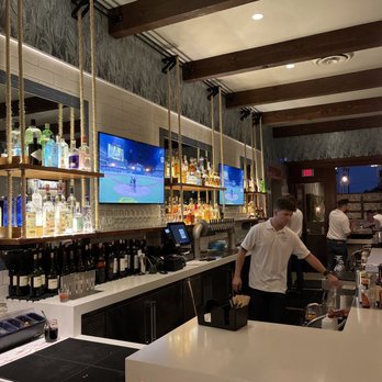 Bluewater Grill Seafood Restaurant & Market Carlsbad - Bar if BlueWater Grill - Seafood Near Me - Carlsbad, California