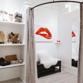 Sublime - Bright and easily accessible change rooms - Women's Clothing Near Me - Calgary, Alberta