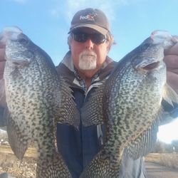 Larry's Outdoor Adventures - Lake Eufaula crappie fishing at its best.