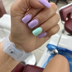 D nails - Weeks after my beautiful glow in the dark gel set.