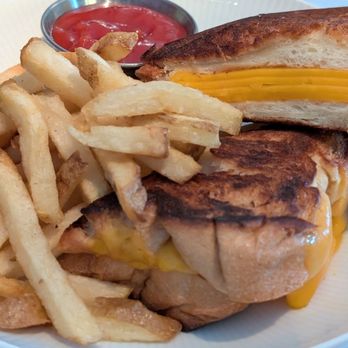 Montrio - Kids grilled cheese and fries, crazy thick layer of unmelted cheese, would not repeat - New American Near Me - Monterey, California