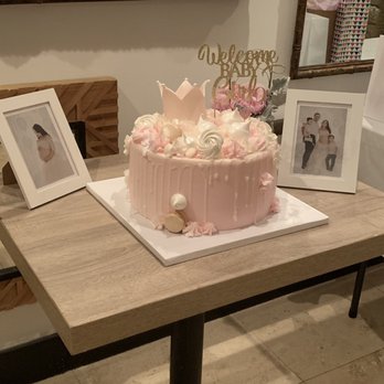 Cake Lounge Miami - The cake at least was very pretty - Cupcakes Near Me - Miami, Florida Cake Lounge Miami - The cake at least was very pretty - Cupcakes Near Me - Miami, Florida