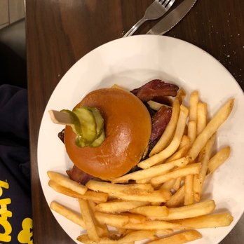 Bob Evans - Steak house burger - American Near Me - Grand Rapids, Michigan