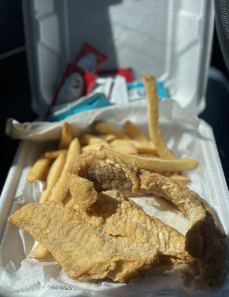 JJ’S FISH AND CHICKEN Updated September 2024 2314 N Gettysburg Ave, Dayton, Ohio Chicken